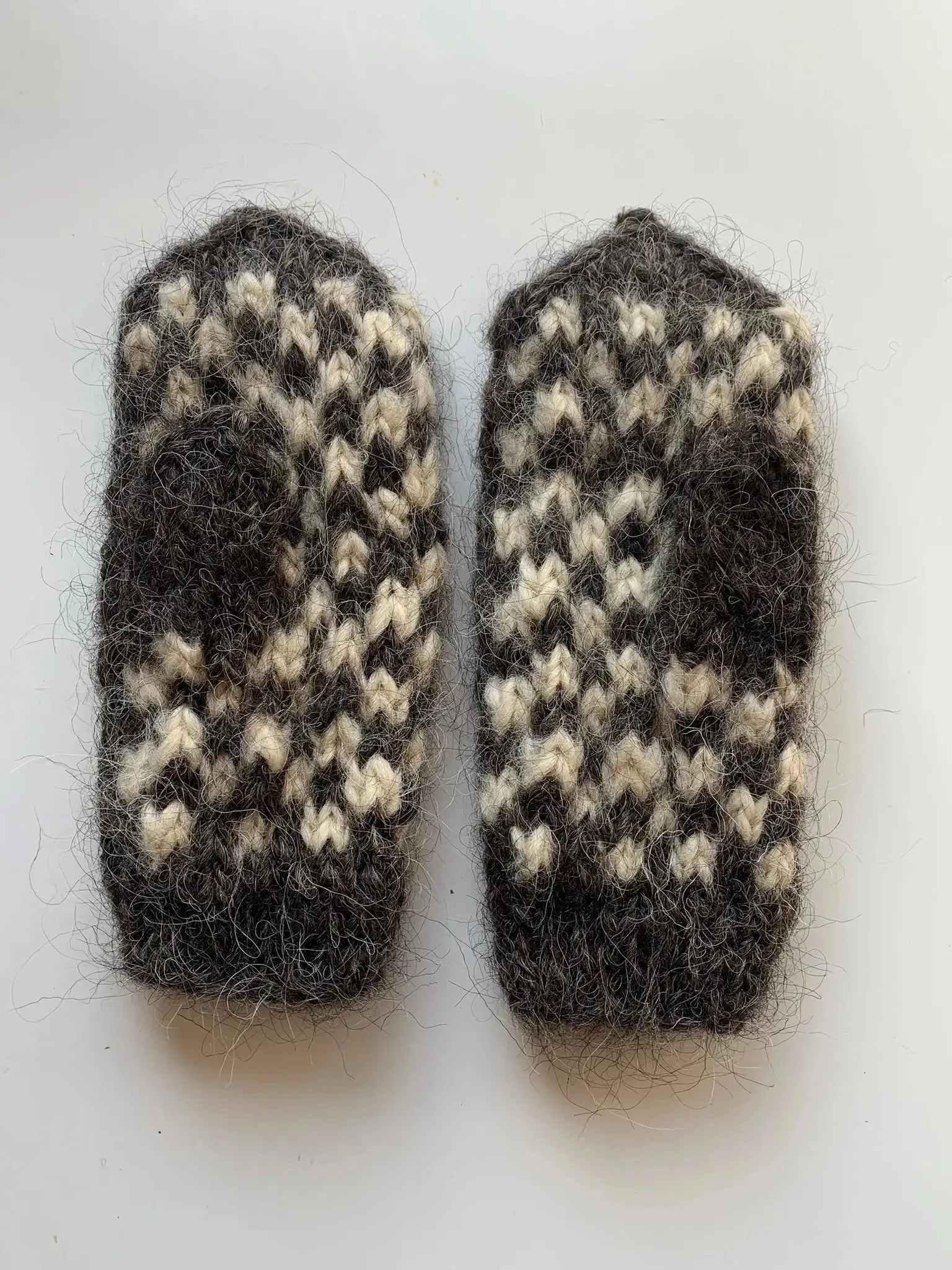 Woolen winter mittens